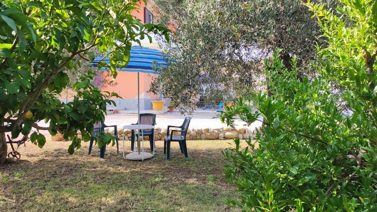 B&B I Tre Ulivi Morro dʼOro Exterior foto